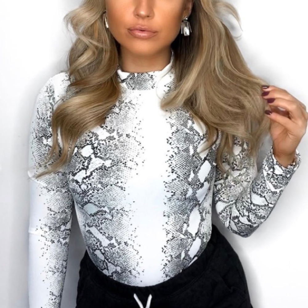 🐍White Snake Print High Neck Bodysuit - Picture 2 of 6